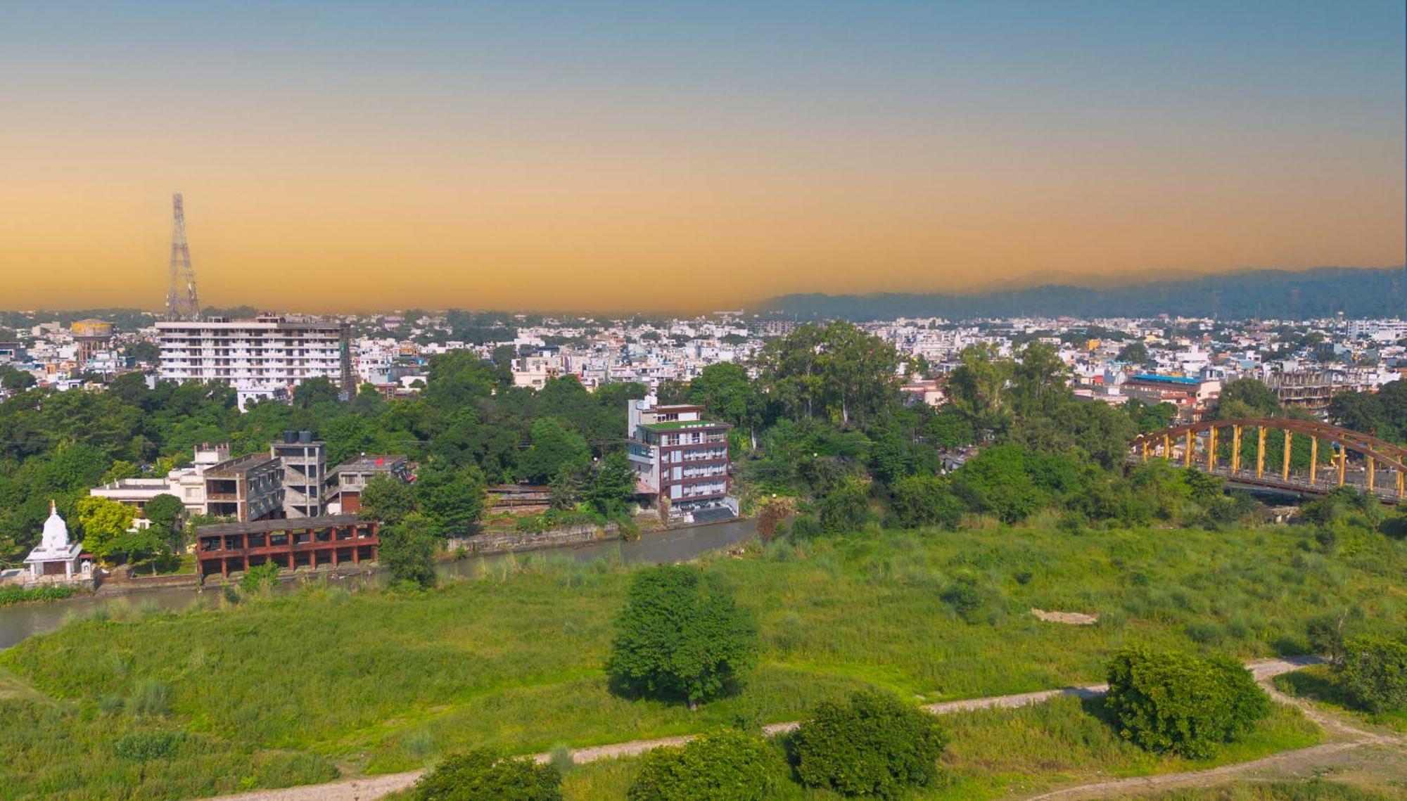 Sukoon By The Ganges - A Riverside Retreat Haridwār Εξωτερικό φωτογραφία